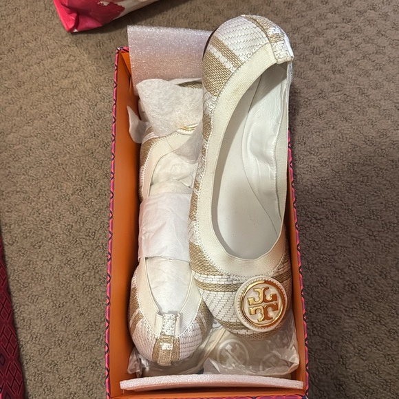 New Tory Burch Flats - never worn 9.5 with box - Picture 3 of 3